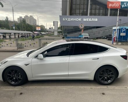 Білий Тесла Модель 3, об'ємом двигуна 0 л та пробігом 89 тис. км за 18000 $, фото 2 на Automoto.ua
