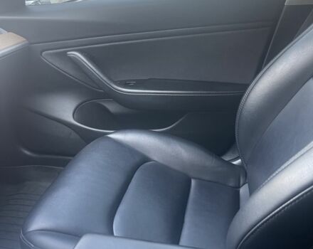 Белый Тесла Модель 3, объемом двигателя 0 л и пробегом 201 тыс. км за 14500 $, фото 6 на Automoto.ua