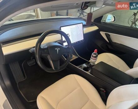 Белый Тесла Модель 3, объемом двигателя 0 л и пробегом 190 тыс. км за 16500 $, фото 8 на Automoto.ua