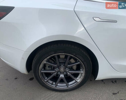 Тесла Модель 3 2018 у Києві на Automoto.ua Білий Тесла Модель 3, об'ємом двигуна 0 л та пробігом 65 тис. км за 15300 $, фото 7 на Automoto.ua