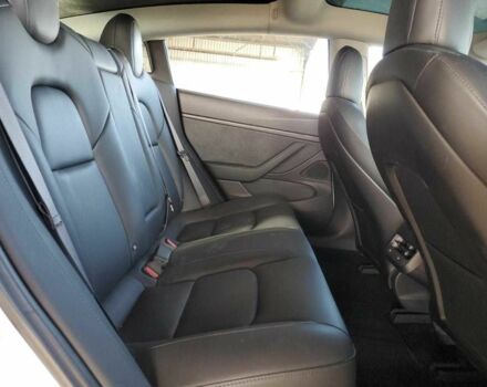 Белый Тесла Модель 3, объемом двигателя 0 л и пробегом 35 тыс. км за 5700 $, фото 9 на Automoto.ua