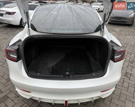 Белый Тесла Модель 3, объемом двигателя 0 л и пробегом 291 тыс. км за 10900 $, фото 6 на Automoto.ua