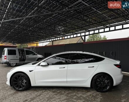 Білий Тесла Модель 3, об'ємом двигуна 0 л та пробігом 157 тис. км за 18500 $, фото 5 на Automoto.ua