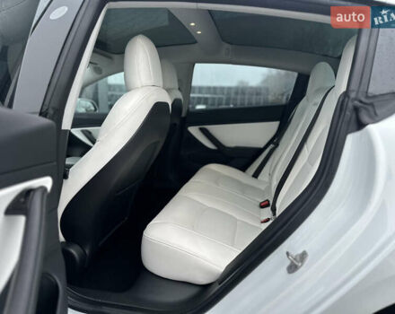 Білий Тесла Модель 3, об'ємом двигуна 0 л та пробігом 118 тис. км за 14999 $, фото 77 на Automoto.ua