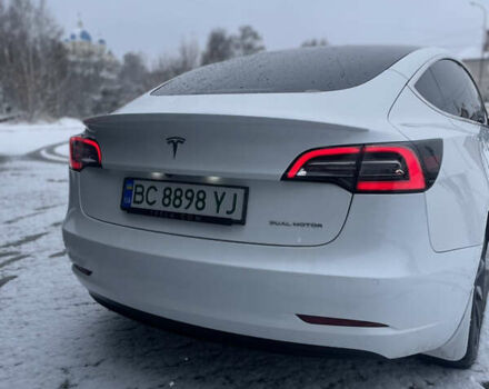 Белый Тесла Модель 3, объемом двигателя 0 л и пробегом 105 тыс. км за 19999 $, фото 10 на Automoto.ua