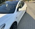 Білий Тесла Модель 3, об'ємом двигуна 0 л та пробігом 98 тис. км за 16900 $, фото 3 на Automoto.ua