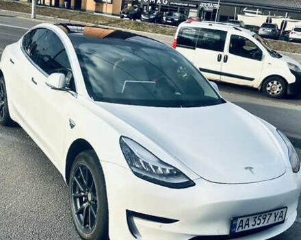 Белый Тесла Модель 3, объемом двигателя 0 л и пробегом 140 тыс. км за 16600 $, фото 4 на Automoto.ua