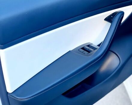 Білий Тесла Модель 3, об'ємом двигуна 0 л та пробігом 107 тис. км за 18000 $, фото 6 на Automoto.ua