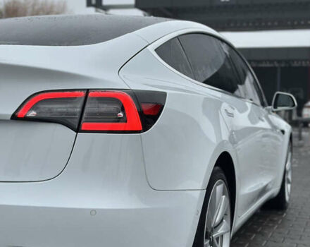 Білий Тесла Модель 3, об'ємом двигуна 0 л та пробігом 118 тис. км за 14999 $, фото 21 на Automoto.ua