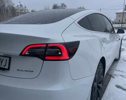 Белый Тесла Модель 3, объемом двигателя 0 л и пробегом 105 тыс. км за 19999 $, фото 11 на Automoto.ua