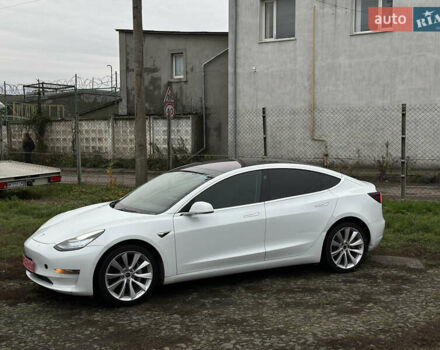 Белый Тесла Модель 3, объемом двигателя 0 л и пробегом 202 тыс. км за 13900 $, фото 1 на Automoto.ua