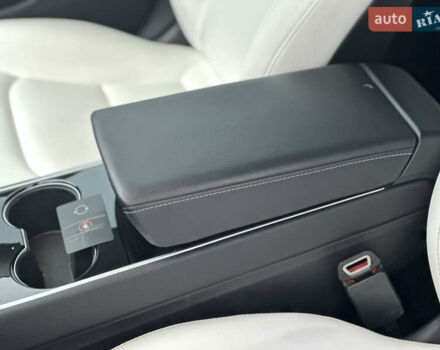 Білий Тесла Модель 3, об'ємом двигуна 0 л та пробігом 118 тис. км за 14999 $, фото 64 на Automoto.ua