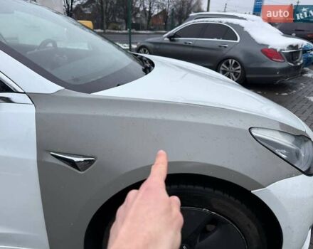 Білий Тесла Модель 3, об'ємом двигуна 0 л та пробігом 123 тис. км за 12800 $, фото 11 на Automoto.ua