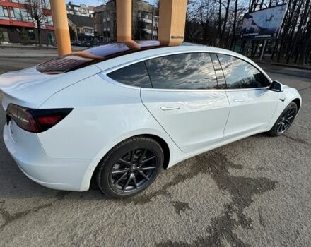 Білий Тесла Модель 3, об'ємом двигуна 0 л та пробігом 136 тис. км за 15950 $, фото 7 на Automoto.ua