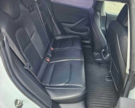 Белый Тесла Модель 3, объемом двигателя 0 л и пробегом 77 тыс. км за 11900 $, фото 4 на Automoto.ua