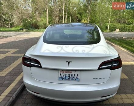 Белый Тесла Модель 3, объемом двигателя 0 л и пробегом 80 тыс. км за 22200 $, фото 3 на Automoto.ua