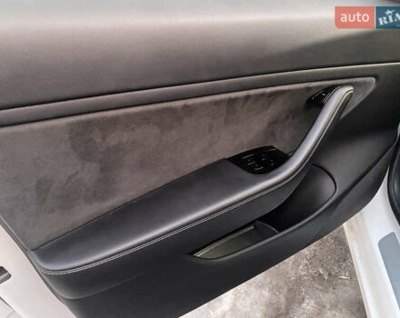 Белый Тесла Модель 3, объемом двигателя 0 л и пробегом 50 тыс. км за 19300 $, фото 15 на Automoto.ua