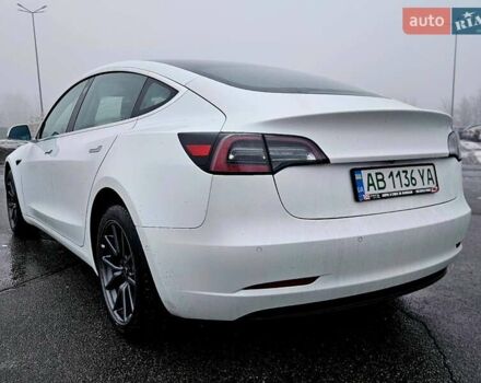 Белый Тесла Модель 3, объемом двигателя 0 л и пробегом 100 тыс. км за 14900 $, фото 4 на Automoto.ua