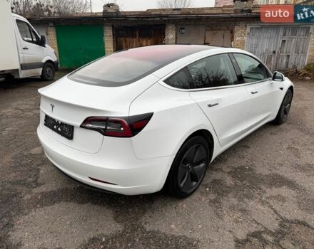 Белый Тесла Модель 3, объемом двигателя 0 л и пробегом 93 тыс. км за 15800 $, фото 37 на Automoto.ua