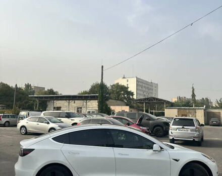 Белый Тесла Модель 3, объемом двигателя 0 л и пробегом 58 тыс. км за 18000 $, фото 5 на Automoto.ua