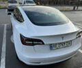 Белый Тесла Модель 3, объемом двигателя 0 л и пробегом 63 тыс. км за 18000 $, фото 3 на Automoto.ua