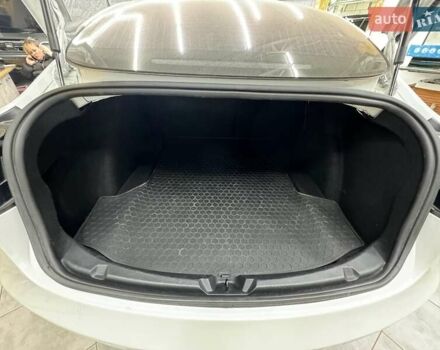 Белый Тесла Модель 3, объемом двигателя 0 л и пробегом 177 тыс. км за 22999 $, фото 14 на Automoto.ua