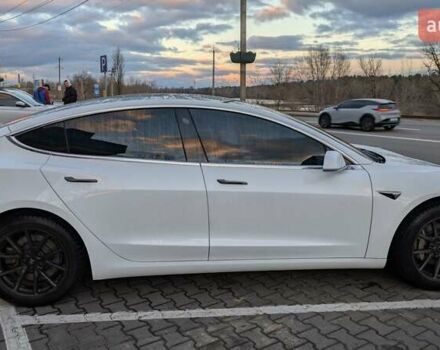 Білий Тесла Модель 3, об'ємом двигуна 0 л та пробігом 143 тис. км за 16700 $, фото 7 на Automoto.ua
