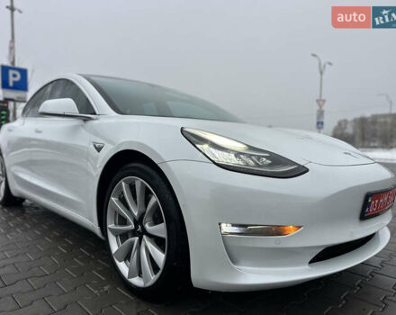 Білий Тесла Модель 3, об'ємом двигуна 0 л та пробігом 118 тис. км за 14999 $, фото 13 на Automoto.ua