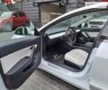 Белый Тесла Модель 3, объемом двигателя 0 л и пробегом 75 тыс. км за 16900 $, фото 8 на Automoto.ua