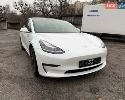 Білий Тесла Модель 3, об'ємом двигуна 0 л та пробігом 93 тис. км за 15800 $, фото 1 на Automoto.ua