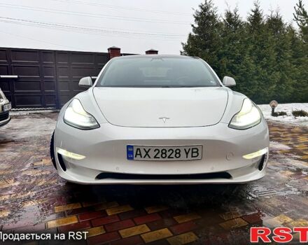 Белый Тесла Модель 3, объемом двигателя 0.3 л и пробегом 149 тыс. км за 16900 $, фото 7 на Automoto.ua