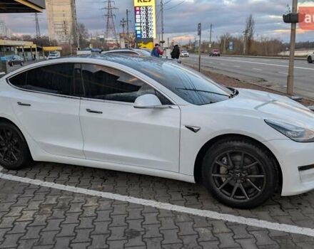 Білий Тесла Модель 3, об'ємом двигуна 0 л та пробігом 143 тис. км за 16700 $, фото 8 на Automoto.ua