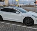 Білий Тесла Модель 3, об'ємом двигуна 0 л та пробігом 143 тис. км за 16700 $, фото 8 на Automoto.ua