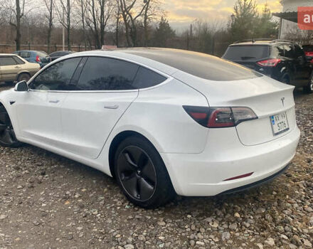 Белый Тесла Модель 3, объемом двигателя 0 л и пробегом 100 тыс. км за 15200 $, фото 1 на Automoto.ua