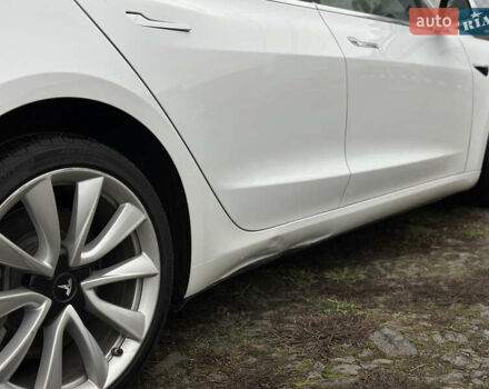 Белый Тесла Модель 3, объемом двигателя 0 л и пробегом 202 тыс. км за 13900 $, фото 8 на Automoto.ua