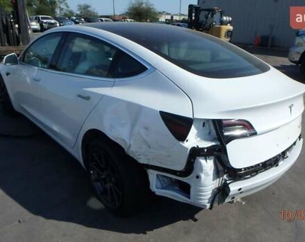 Белый Тесла Модель 3, объемом двигателя 0 л и пробегом 74 тыс. км за 15600 $, фото 12 на Automoto.ua