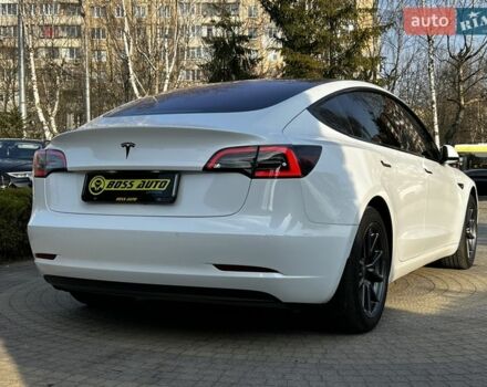Белый Тесла Модель 3, объемом двигателя 0 л и пробегом 116 тыс. км за 16300 $, фото 6 на Automoto.ua