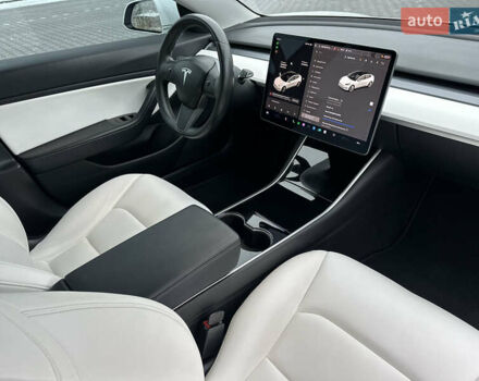 Білий Тесла Модель 3, об'ємом двигуна 0 л та пробігом 118 тис. км за 14999 $, фото 110 на Automoto.ua