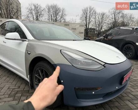 Белый Тесла Модель 3, объемом двигателя 0 л и пробегом 291 тыс. км за 10900 $, фото 16 на Automoto.ua