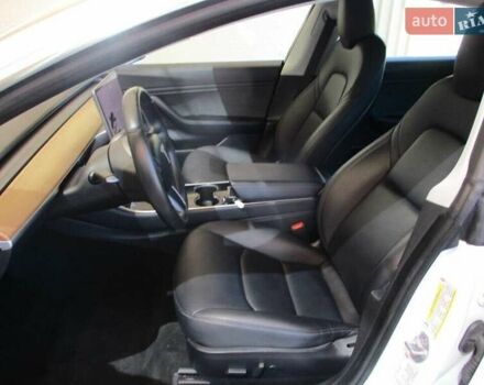 Белый Тесла Модель 3, объемом двигателя 0 л и пробегом 53 тыс. км за 6700 $, фото 5 на Automoto.ua