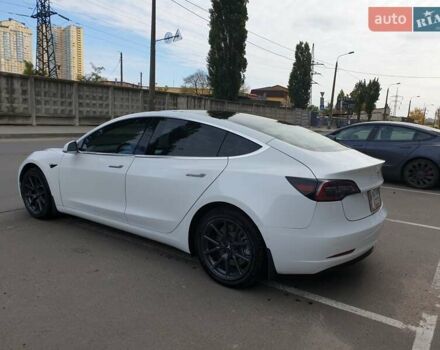 Білий Тесла Модель 3, об'ємом двигуна 0 л та пробігом 99 тис. км за 17900 $, фото 5 на Automoto.ua