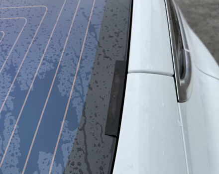 Білий Тесла Модель 3, об'ємом двигуна 0 л та пробігом 123 тис. км за 18000 $, фото 5 на Automoto.ua