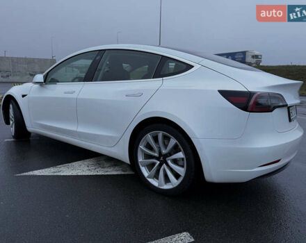 Белый Тесла Модель 3, объемом двигателя 0 л и пробегом 42 тыс. км за 18900 $, фото 6 на Automoto.ua