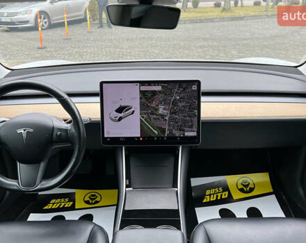 Белый Тесла Модель 3, объемом двигателя 0 л и пробегом 116 тыс. км за 17650 $, фото 11 на Automoto.ua