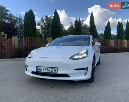 Білий Тесла Модель 3, об'ємом двигуна 0 л та пробігом 47 тис. км за 18300 $, фото 1 на Automoto.ua