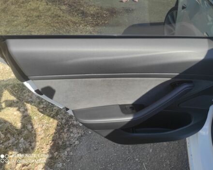 Білий Тесла Модель 3, об'ємом двигуна 0 л та пробігом 51 тис. км за 18500 $, фото 11 на Automoto.ua