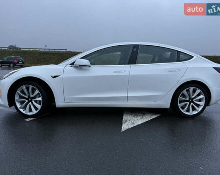 Белый Тесла Модель 3, объемом двигателя 0 л и пробегом 42 тыс. км за 18900 $, фото 3 на Automoto.ua