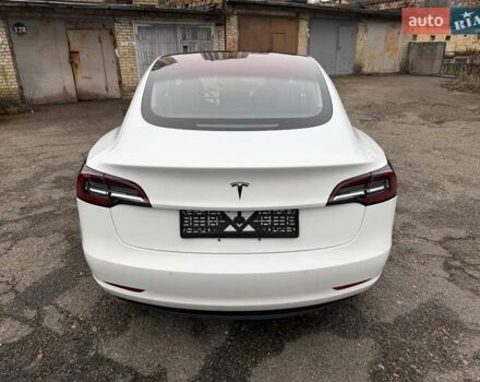 Белый Тесла Модель 3, объемом двигателя 0 л и пробегом 93 тыс. км за 15800 $, фото 15 на Automoto.ua