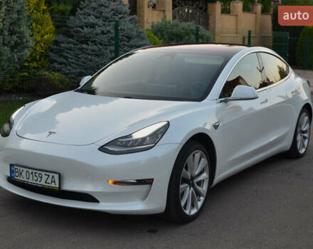 Белый Тесла Модель 3, объемом двигателя 0 л и пробегом 120 тыс. км за 17800 $, фото 1 на Automoto.ua