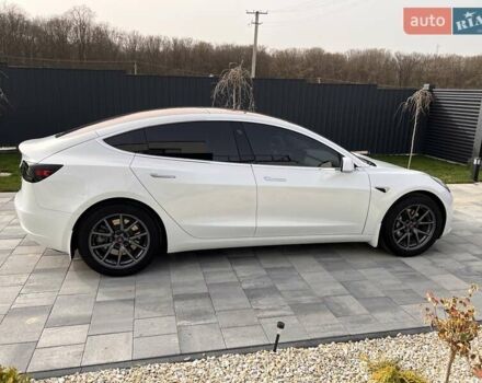 Белый Тесла Модель 3, объемом двигателя 0 л и пробегом 132 тыс. км за 20100 $, фото 11 на Automoto.ua